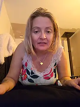 Snapshot of lady_charlyne chatting on 12/09/24, 11:04 lady charlyne online show from 12/09/24, 11:04