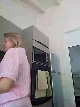 Snapshot of lady_charlyne chatting on 01/15/25, 12:15 lady charlyne online show from 01/15/25, 12:15