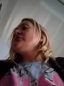 Snapshot of lady_charlyne chatting on 01/19/25, 11:45 lady charlyne online show from 01/19/25, 11:45