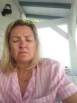 Snapshot of lady_charlyne chatting on 02/03/25, 01:30 lady charlyne online show from 02/03/25, 01:30