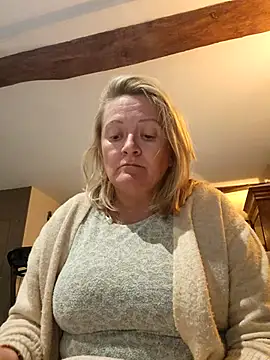 Snapshot of lady_charlyne chatting on 02/18/25, 06:47 lady charlyne online show from 02/18/25, 06:47