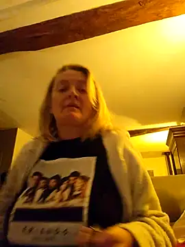 Snapshot of lady_charlyne chatting on 02/25/25, 07:14 lady charlyne online show from 02/25/25, 07:14