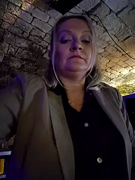 Snapshot of lady_charlyne chatting on 02/28/25, 08:39 lady charlyne online show from 02/28/25, 08:39