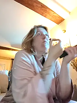 Snapshot of lady_charlyne chatting on 09/09/25, 06:24 lady charlyne online show from 09/09/25, 06:24