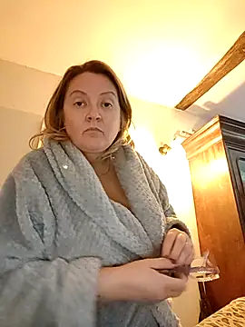 Snapshot of lady_charlyne chatting on 09/17/25, 07:32 lady charlyne online show from 09/17/25, 07:32