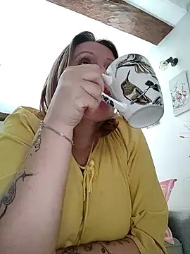 Snapshot of lady_charlyne chatting on 10/02/25, 11:39 lady charlyne online show from 10/02/25, 11:39