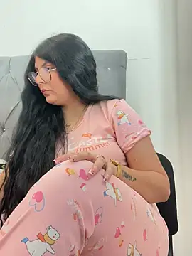 Snapshot of bella_isabela chatting on 02/28/25, 09:01 bella isabela online show from 02/28/25, 09:01