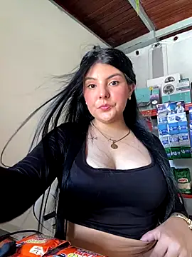 Snapshot of bella_isabela chatting on 09/13/25, 07:24 bella isabela online show from 09/13/25, 07:24