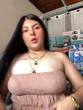 Snapshot of bella_isabela chatting on 10/02/25, 01:40 bella isabela online show from 10/02/25, 01:40