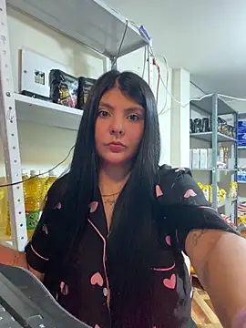 Snapshot of bella_isabela chatting on 04/22/26, 12:07 bella isabela online show from 04/22/26, 12:07