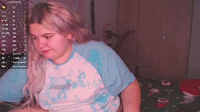 Freakcute  online show from 12/18/25, 03:18