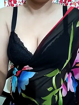 Snapshot of Priya_Boudi chatting on 03/19/26, 06:01 Priya Boudi online show from 03/19/26, 06:01