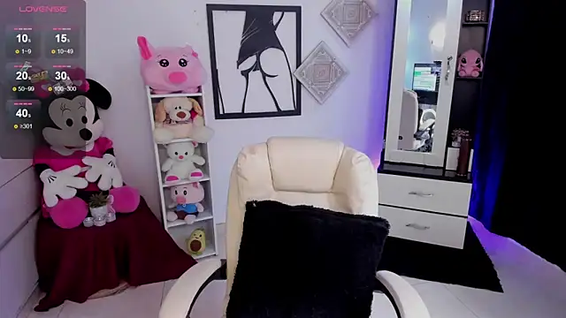 Snapshot of chloejones__ chatting on 01/25/25, 03:09 chloejones online show from 01/25/25, 03:09