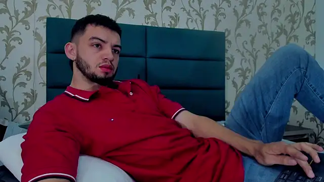 Snapshot of Michael_magno chatting on 12/17/24, 10:01 Michael magno online show from 12/17/24, 10:01