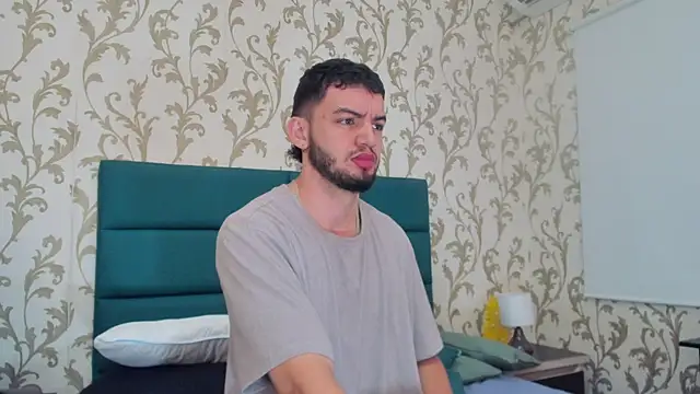 Snapshot of Michael_magno chatting on 12/23/24, 12:30 Michael magno online show from 12/23/24, 12:30