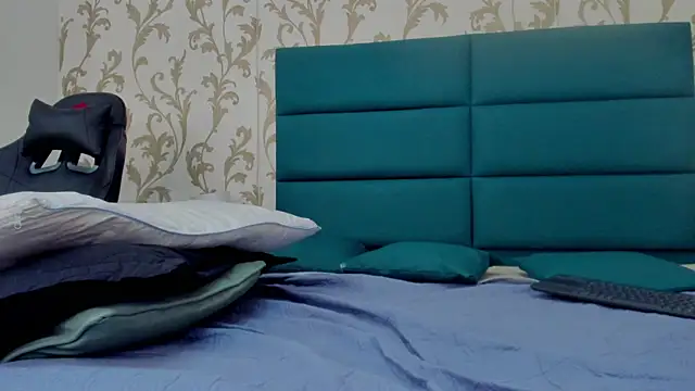 Snapshot of Michael_magno chatting on 12/30/24, 02:08 Michael magno online show from 12/30/24, 02:08