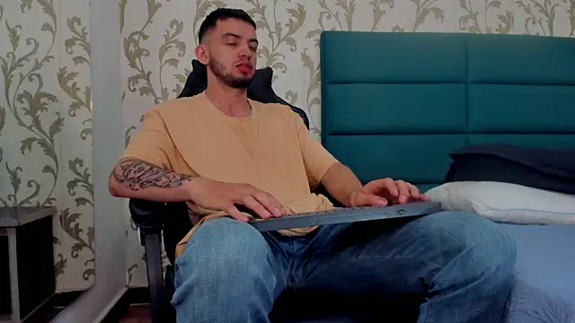 Snapshot of Michael_magno chatting on 12/31/24, 07:51 Michael magno online show from 12/31/24, 07:51