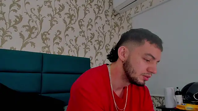 Snapshot of Michael_magno chatting on 01/02/25, 04:35 Michael magno online show from 01/02/25, 04:35