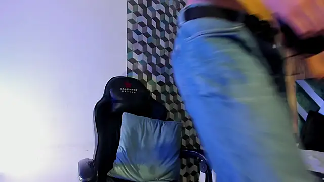 Snapshot of Michael_magno chatting on 01/24/25, 10:21 Michael magno online show from 01/24/25, 10:21