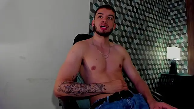 Snapshot of Michael_magno chatting on 01/28/25, 11:06 Michael magno online show from 01/28/25, 11:06