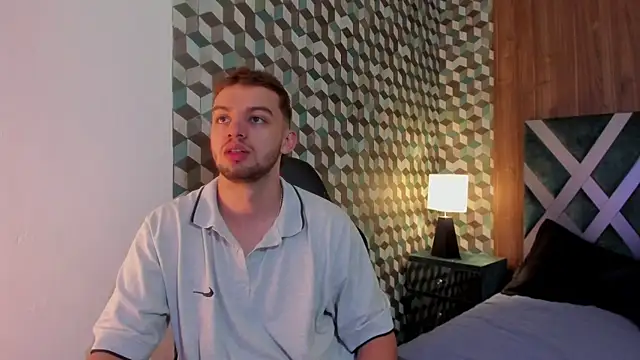 Snapshot of Michael_magno chatting on 02/13/25, 12:11 Michael magno online show from 02/13/25, 12:11