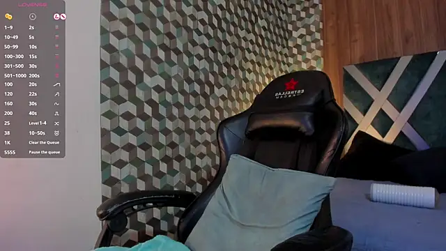 Snapshot of Michael_magno chatting on 02/13/25, 03:14 Michael magno online show from 02/13/25, 03:14