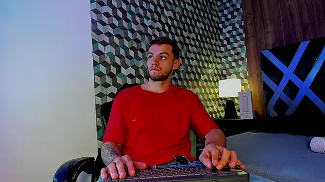 Snapshot of Michael_magno chatting on 02/18/25, 01:11 Michael magno online show from 02/18/25, 01:11