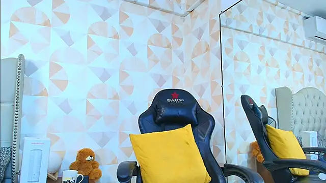 Snapshot of Michael_magno chatting on 09/16/25, 08:54 Michael magno online show from 09/16/25, 08:54