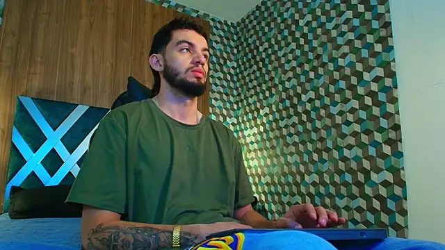 Snapshot of Michael_magno chatting on 10/25/25, 08:25 Michael magno online show from 10/25/25, 08:25