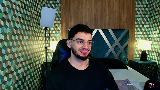 Snapshot of Michael_magno chatting on 11/13/25, 02:49 Michael magno online show from 11/13/25, 02:49