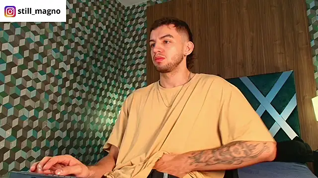 Snapshot of Michael_magno chatting on 11/24/25, 10:48 Michael magno online show from 11/24/25, 10:48