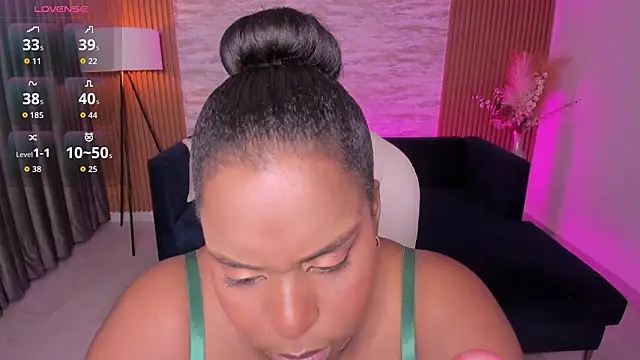 Snapshot of Rebeka_spencer chatting on 03/25/26, 11:27 Rebeka spencer online show from 03/25/26, 11:27