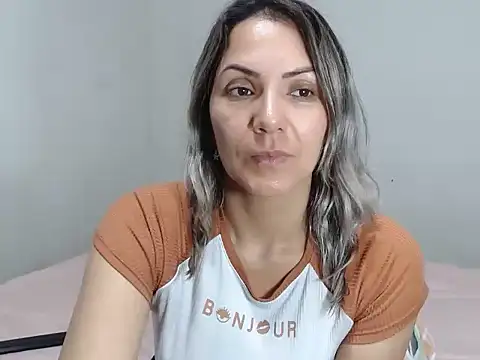 Snapshot of Chantal_hott chatting on 01/15/25, 02:27 Chantal hott online show from 01/15/25, 02:27