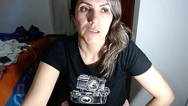 Snapshot of Chantal_hott chatting on 11/08/25, 11:03 Chantal hott online show from 11/08/25, 11:03