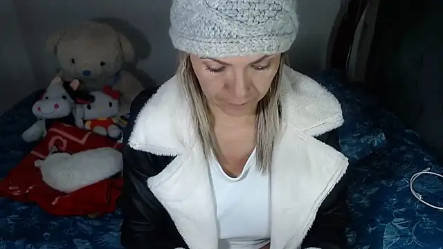 Chantal hott online show from 02/06/26, 01:32