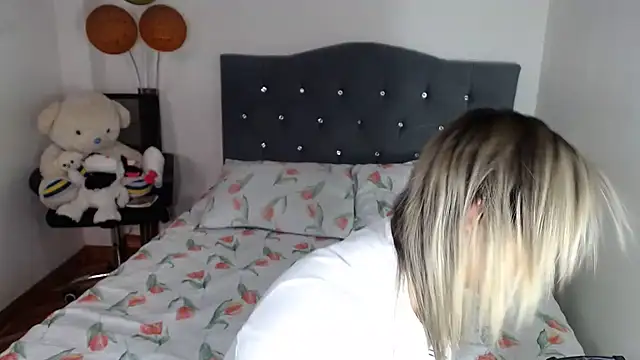 Snapshot of Chantal_hott chatting on 03/14/26, 09:20 Chantal hott online show from 03/14/26, 09:20