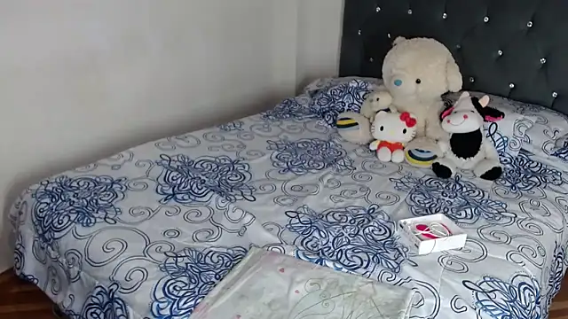 Snapshot of Chantal_hott chatting on 03/31/26, 08:31 Chantal hott online show from 03/31/26, 08:31