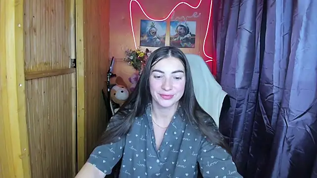 Snapshot of Fiery_Brunette_ chatting on 12/25/24, 11:43 Fiery Brunette online show from 12/25/24, 11:43