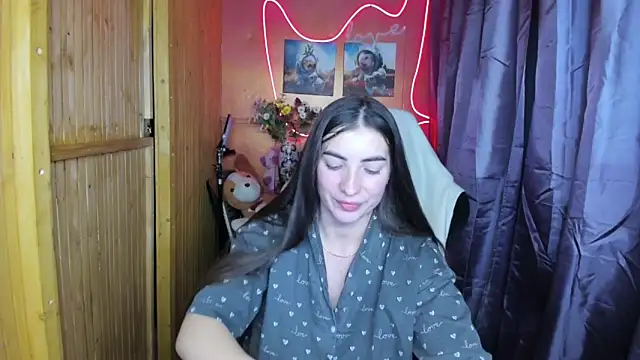 Snapshot of Fiery_Brunette_ chatting on 12/26/24, 02:22 Fiery Brunette online show from 12/26/24, 02:22