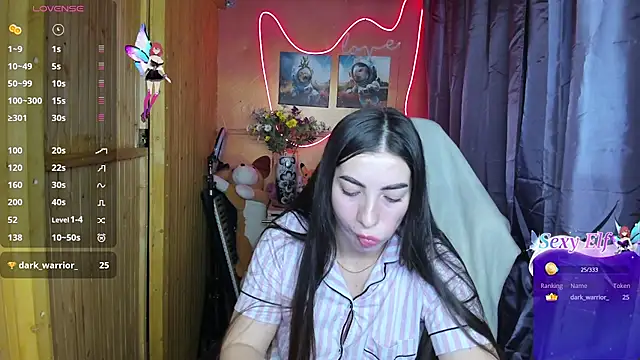 Snapshot of Fiery_Brunette_ chatting on 01/01/25, 06:58 Fiery Brunette online show from 01/01/25, 06:58