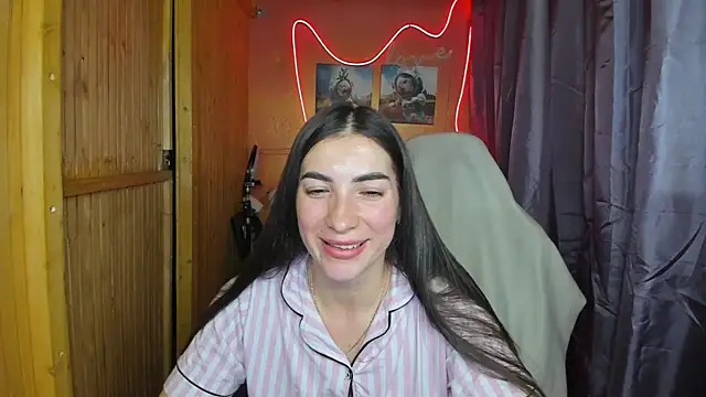 Snapshot of Fiery_Brunette_ chatting on 02/19/25, 09:17 Fiery Brunette online show from 02/19/25, 09:17