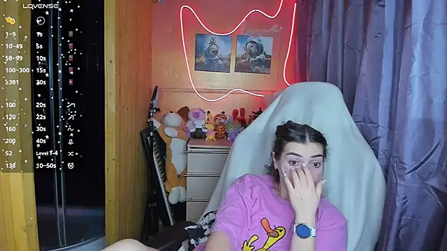 Snapshot of Fiery_Brunette_ chatting on 02/24/25, 06:47 Fiery Brunette online show from 02/24/25, 06:47