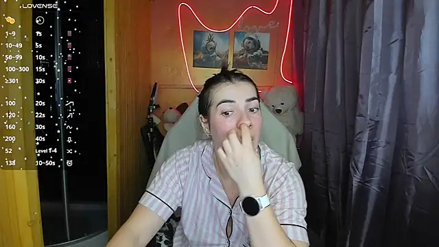 Snapshot of Fiery_Brunette_ chatting on 02/28/25, 11:25 Fiery Brunette online show from 02/28/25, 11:25