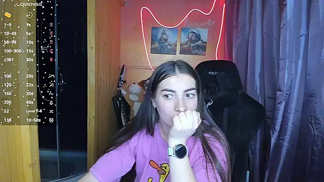 Snapshot of Fiery_Brunette_ chatting on 03/07/25, 04:44 Fiery Brunette online show from 03/07/25, 04:44