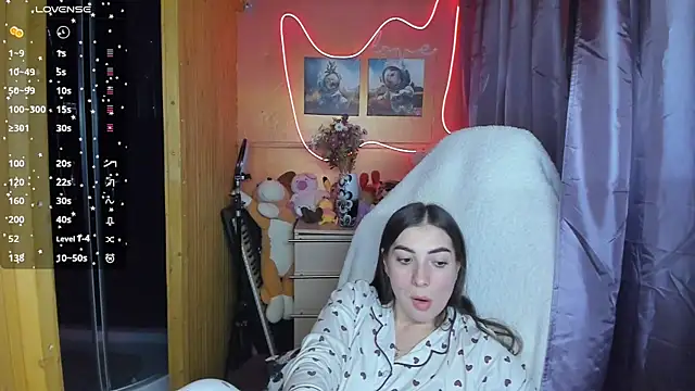 Snapshot of Fiery_Brunette_ chatting on 03/12/25, 02:34 Fiery Brunette online show from 03/12/25, 02:34