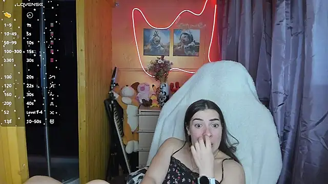 Snapshot of Fiery_Brunette_ chatting on 03/15/25, 11:40 Fiery Brunette online show from 03/15/25, 11:40