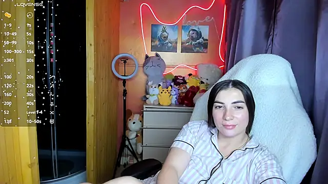 Snapshot of Fiery_Brunette_ chatting on 09/14/25, 05:12 Fiery Brunette online show from 09/14/25, 05:12