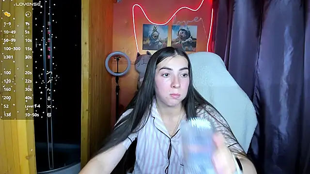 Snapshot of Fiery_Brunette_ chatting on 09/15/25, 10:59 Fiery Brunette online show from 09/15/25, 10:59