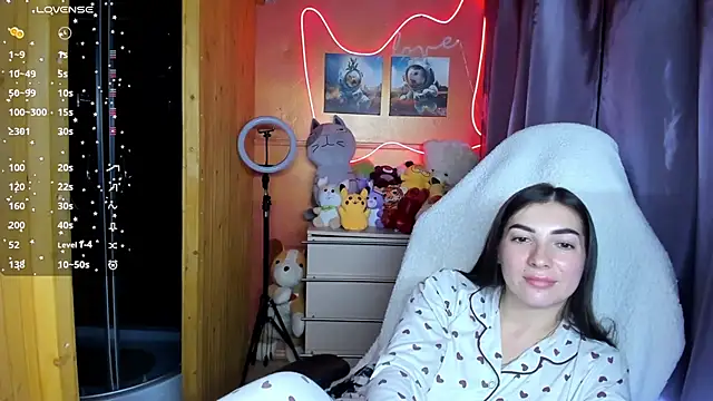 Snapshot of Fiery_Brunette_ chatting on 09/20/25, 05:47 Fiery Brunette online show from 09/20/25, 05:47