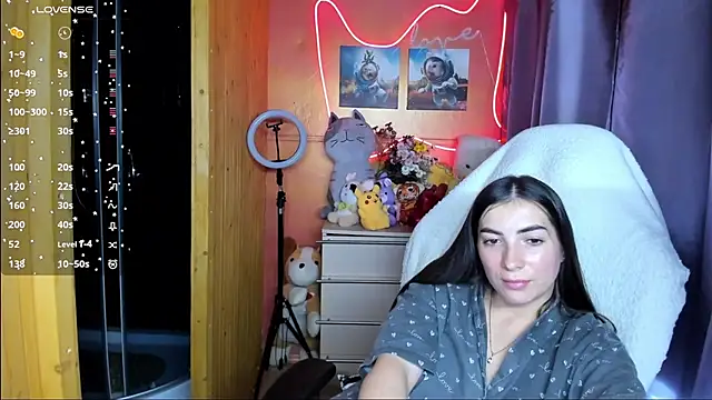 Snapshot of Fiery_Brunette_ chatting on 09/27/25, 09:36 Fiery Brunette online show from 09/27/25, 09:36